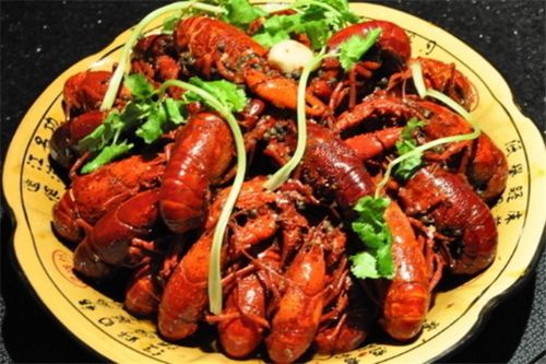 紅鼎紅特色四季龍蝦館加盟優(yōu)勢(shì)——匠心調(diào)料，鑄就核心競(jìng)爭(zhēng)力
